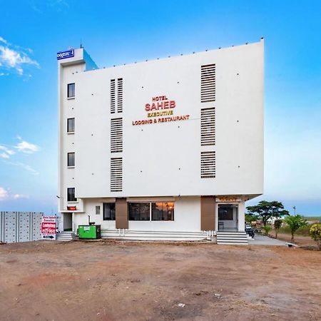 Hotel Saheb Kolhapur Bagian luar foto