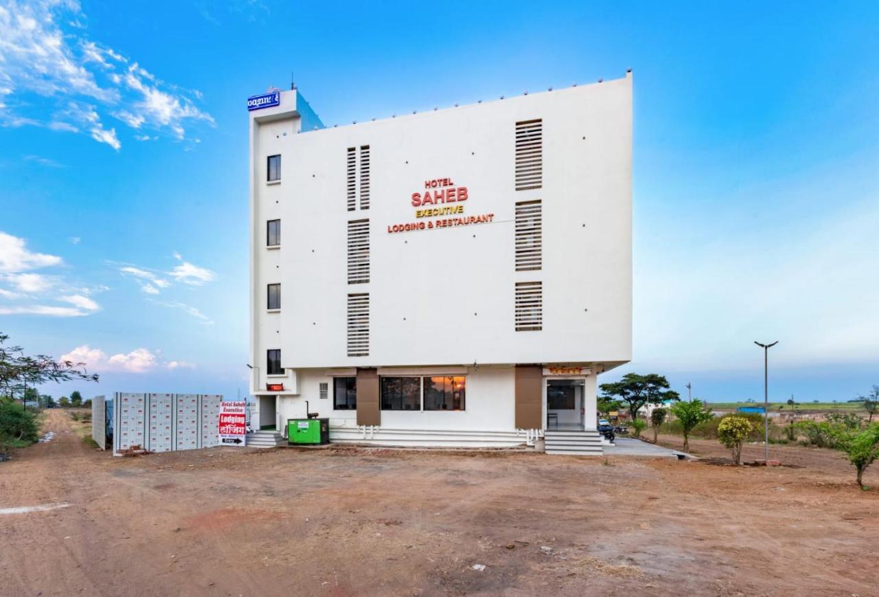 Hotel Saheb Kolhapur Bagian luar foto